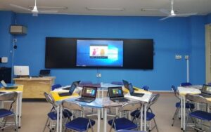 Top lý do nên đầu tư màn hình tương tác thông minh 100 inch cho doanh nghiệp